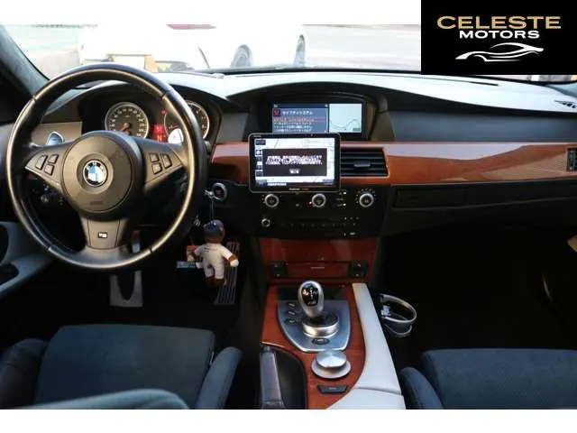 BMW M5 2007 — photo 5 sur 8
