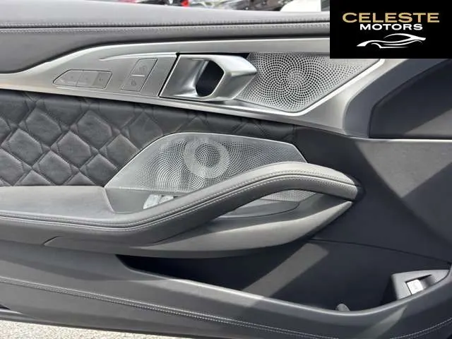 BMW M8グラン Coupé 2023 — photo 4 sur 8
