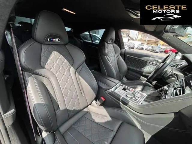 BMW M8グラン Coupé 2023 — photo 6 sur 8