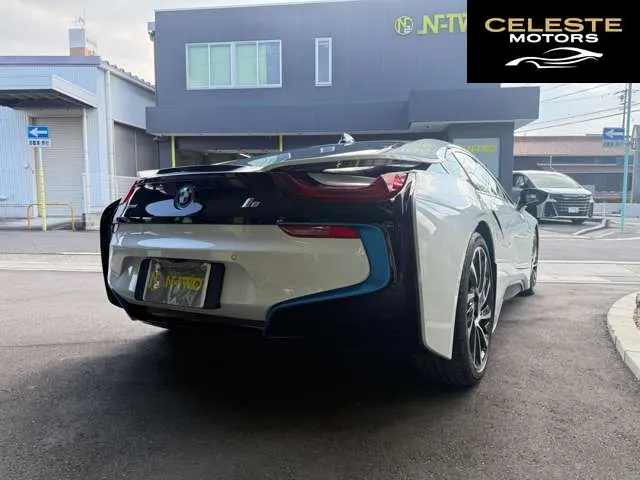 BMW i8 2015 — photo 3 sur 8