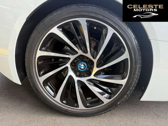 BMW i8 2015 — photo 6 sur 8