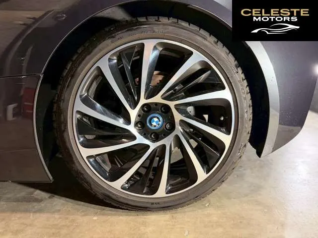BMW i8 2016 — photo 5 sur 8