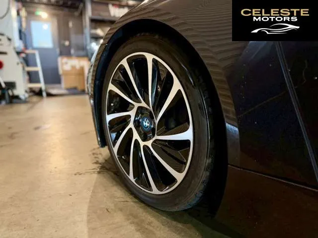BMW i8 2016 — photo 6 sur 8