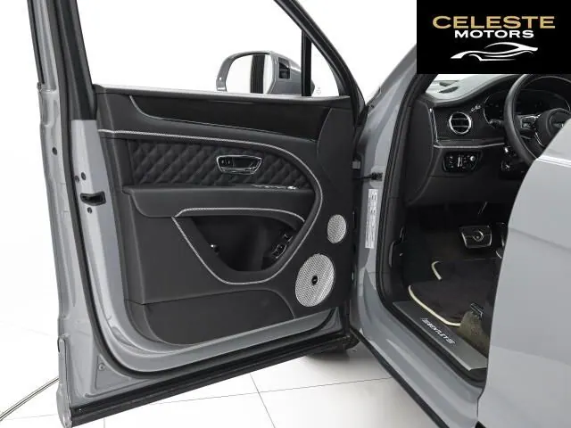 BENTLEY Bentayga 2023 — photo 4 sur 8