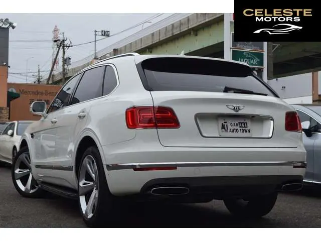 BENTLEY Bentayga 2017 — photo 2 sur 8
