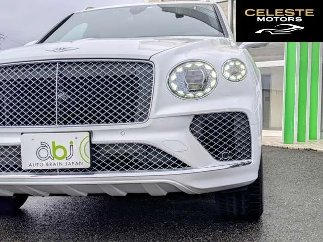 BENTLEY Bentayga 2023 — photo 6 sur 8