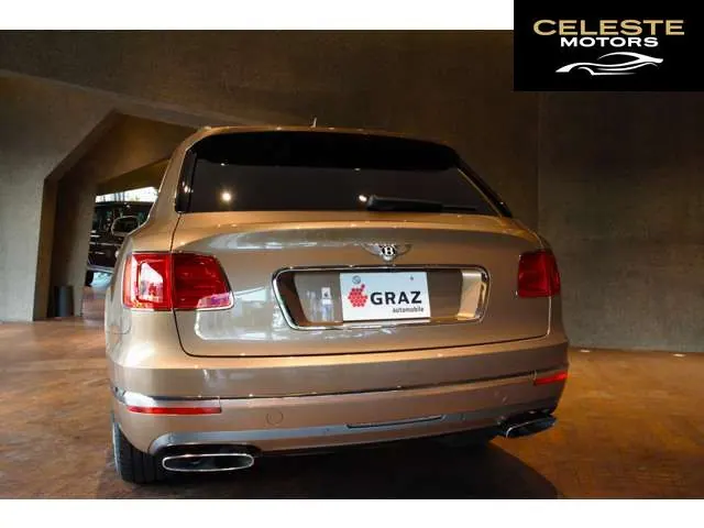 BENTLEY Bentayga 2016 — photo 4 sur 8