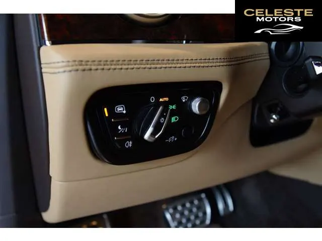 BENTLEY Bentayga 2016 — photo 8 sur 8