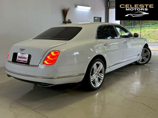 BENTLEY Mulsanne 2011 — photo 2 sur 8