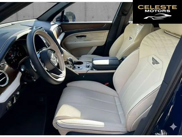 BENTLEY Bentayga 2023 — photo 4 sur 8