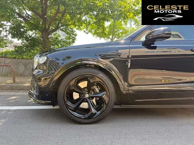 BENTLEY Bentayga 2023 — photo 3 sur 8