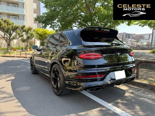 BENTLEY Bentayga 2023 — photo 4 sur 8