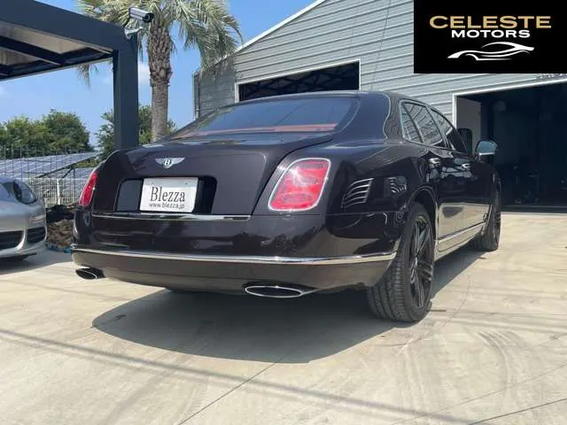 BENTLEY Mulsanne 2011 — photo 7 sur 8