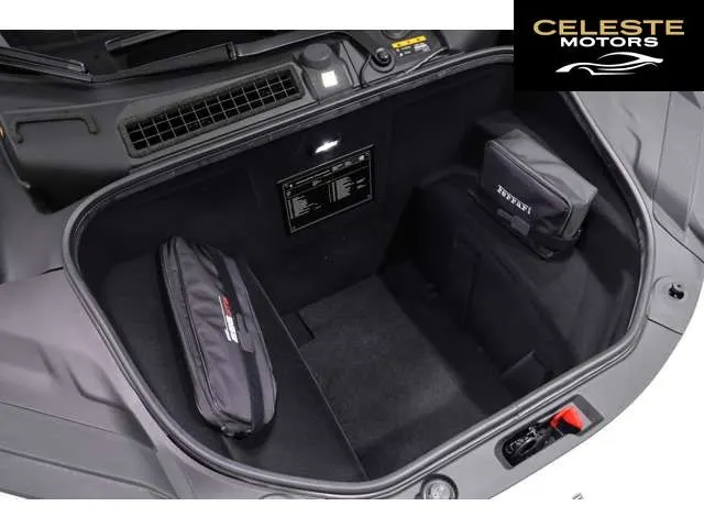 FERRARI 296GTB 2023 — photo 8 sur 8