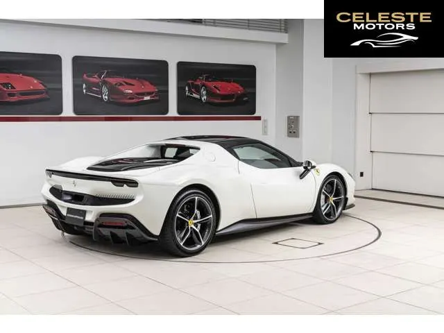 FERRARI 296GTB 2024 — photo 2 sur 8