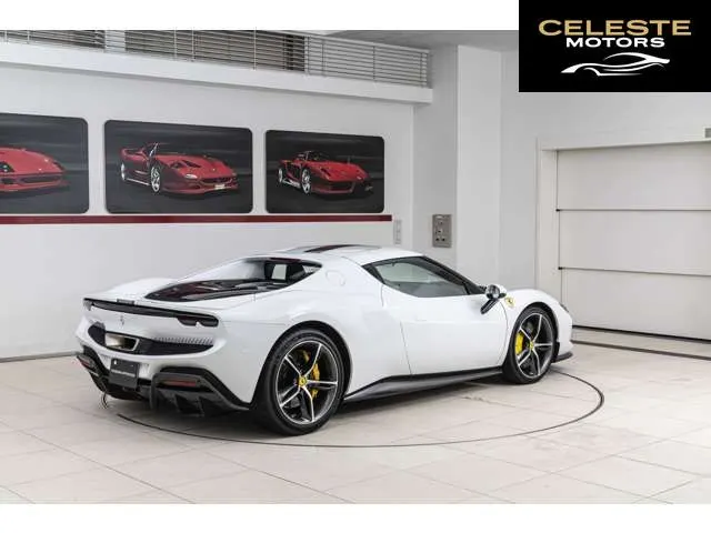 FERRARI 296GTB 2023 — photo 2 sur 8