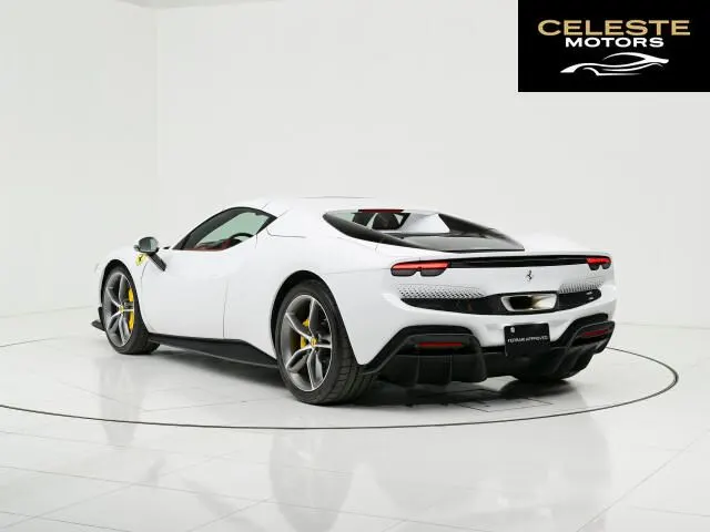 FERRARI 296GTS 2024 — photo 6 sur 8