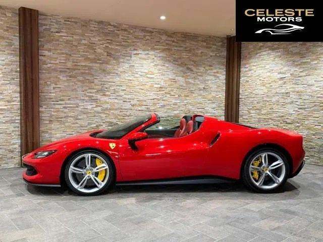 FERRARI 296GTS 2025 — photo 2 sur 8