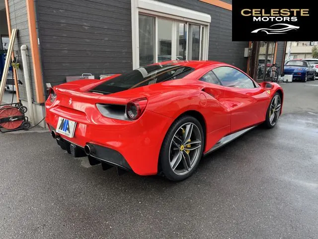 FERRARI 488 GTB 2016 — photo 4 sur 8