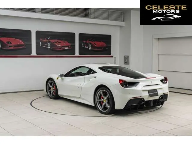 FERRARI 488 GTB 2016 — photo 4 sur 8