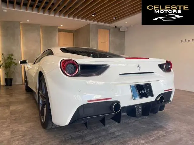 FERRARI 488 GTB 2017 — photo 4 sur 8