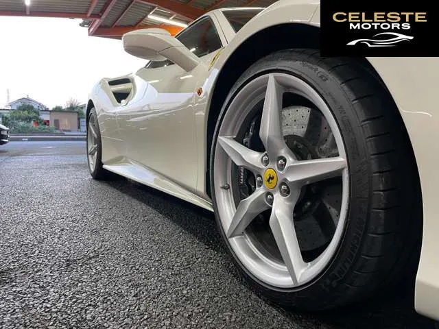 FERRARI 488 GTB 2016 — photo 2 sur 8