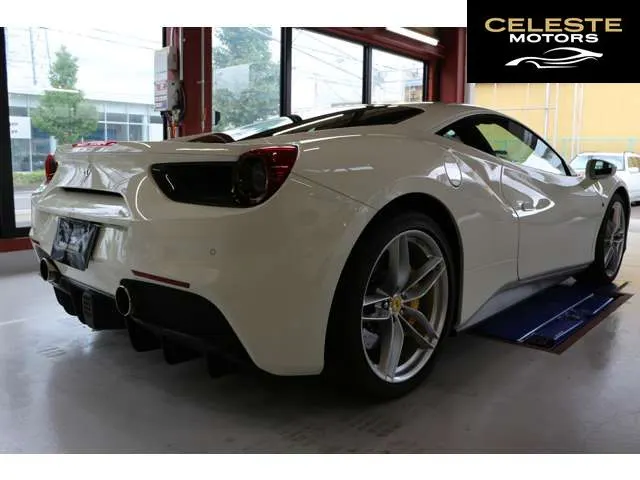FERRARI 488 GTB 2018 — photo 3 sur 8