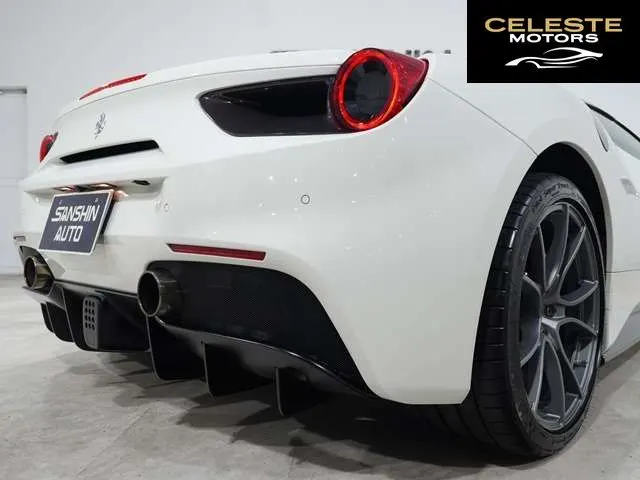 FERRARI 488 Spider 2017 — photo 6 sur 8
