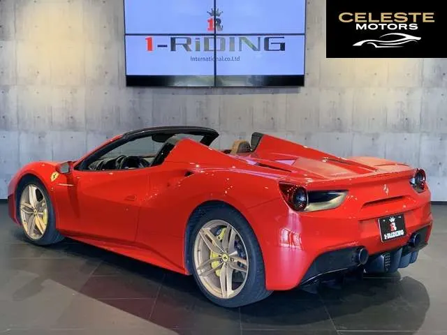 FERRARI 488 Spider 2017 — photo 3 sur 8