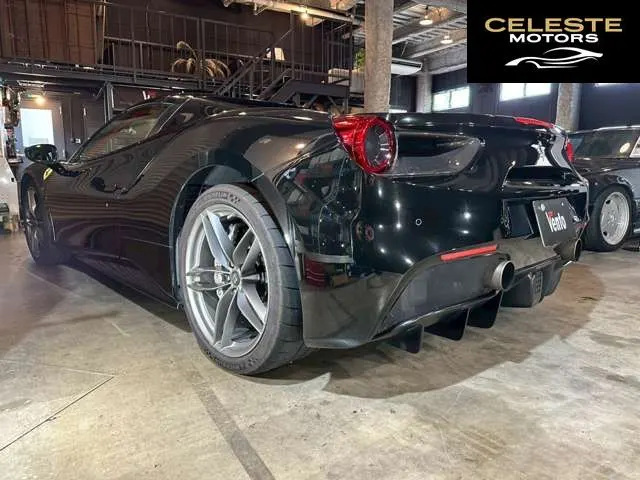 FERRARI 488 Spider 2017 — photo 4 sur 8