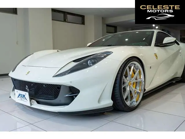 FERRARI 812 Superfast 2018 — photo 5 sur 8