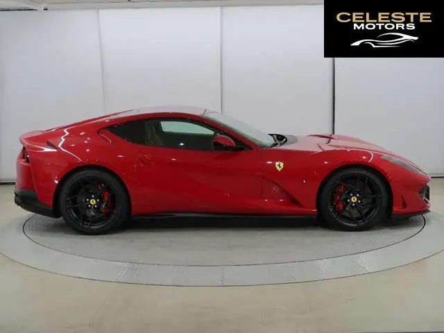 FERRARI 812 Superfast 2018 — photo 4 sur 8