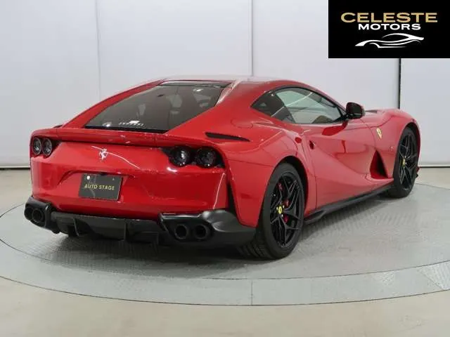 FERRARI 812 Superfast 2018 — photo 8 sur 8