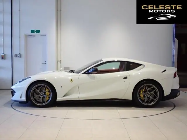FERRARI 812 Superfast 2018 — photo 3 sur 8