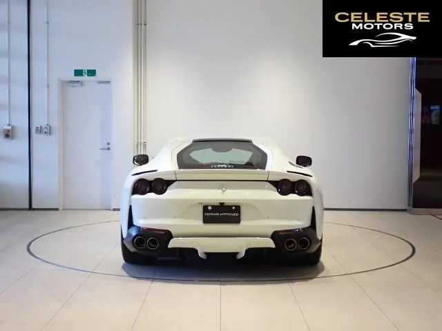 FERRARI 812 Superfast 2018 — photo 5 sur 8