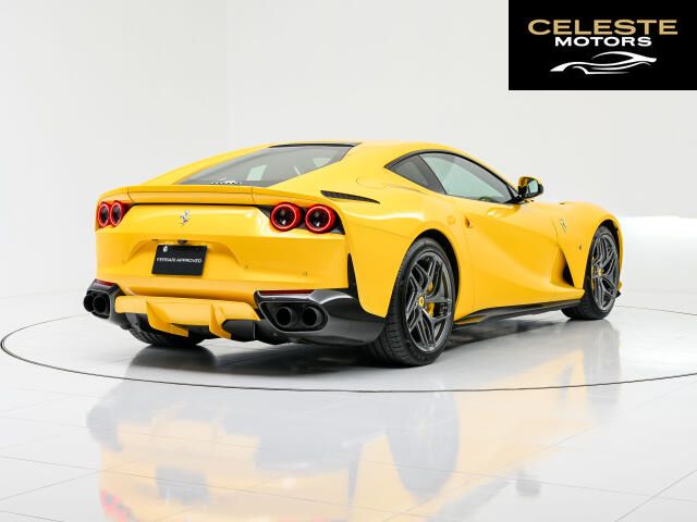 FERRARI 812 Superfast 2019 — photo 4 sur 8