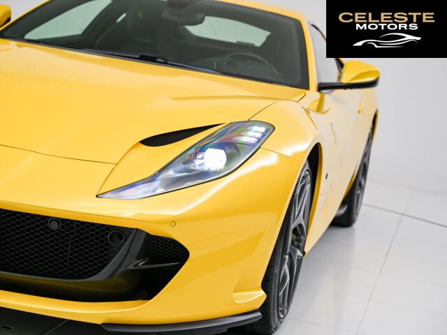 FERRARI 812 Superfast 2019 — photo 6 sur 8