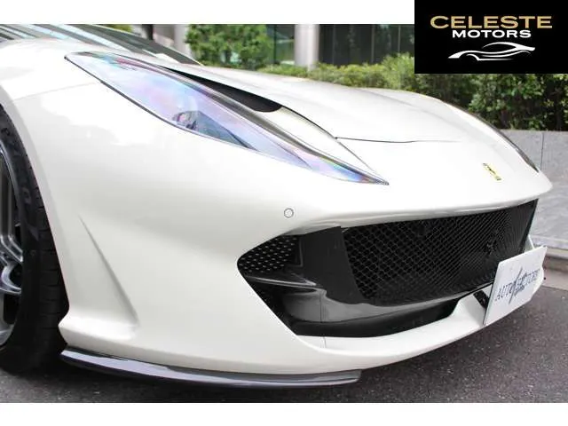 FERRARI 812 Superfast 2018 — photo 3 sur 8