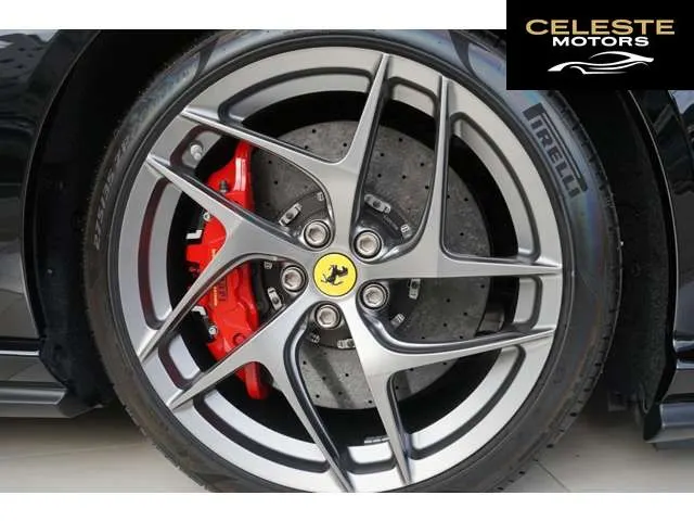 FERRARI 812 Superfast 2018 — photo 4 sur 8