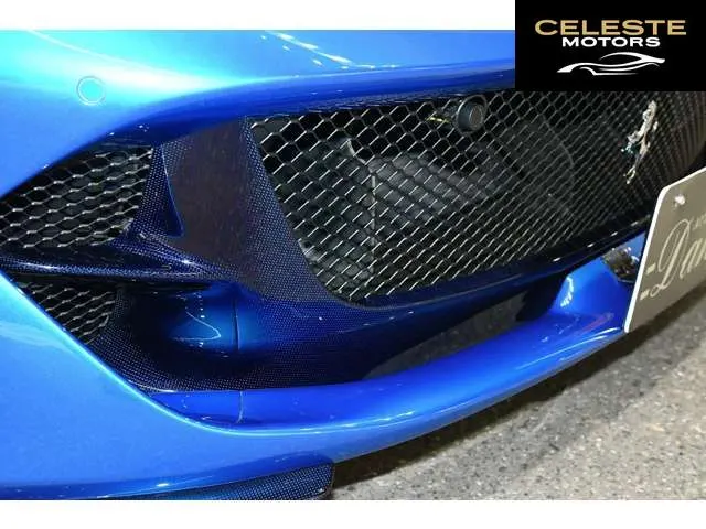 FERRARI 812 Superfast 2019 — photo 6 sur 8