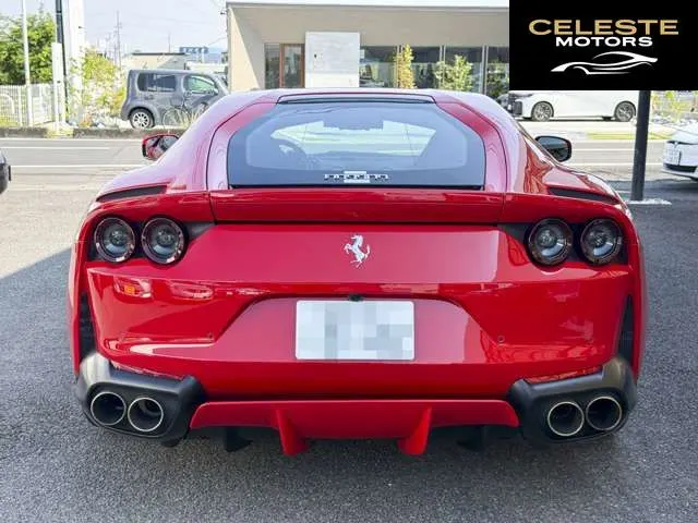 FERRARI 812 Superfast 2018 — photo 2 sur 8