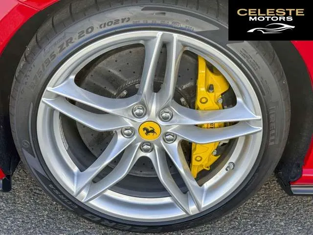 FERRARI 812 Superfast 2018 — photo 6 sur 8
