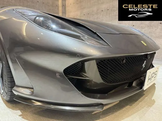 FERRARI 812 Superfast 2019 — photo 7 sur 8