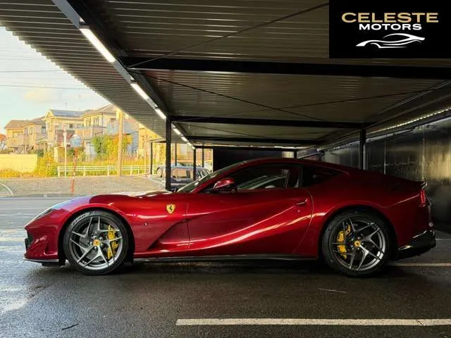 FERRARI 812 Superfast 2017 — photo 5 sur 8