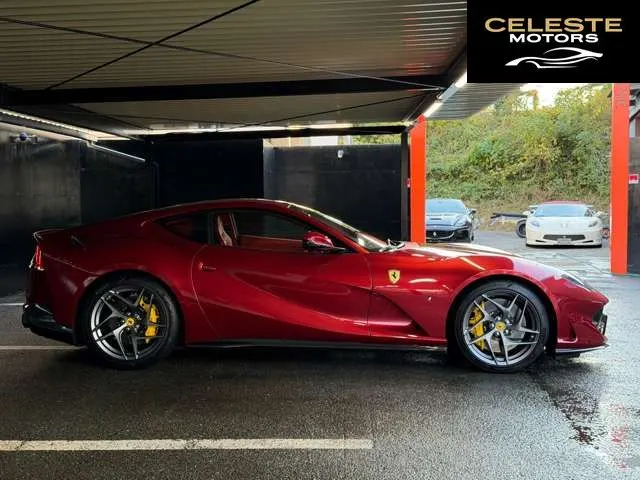 FERRARI 812 Superfast 2017 — photo 6 sur 8