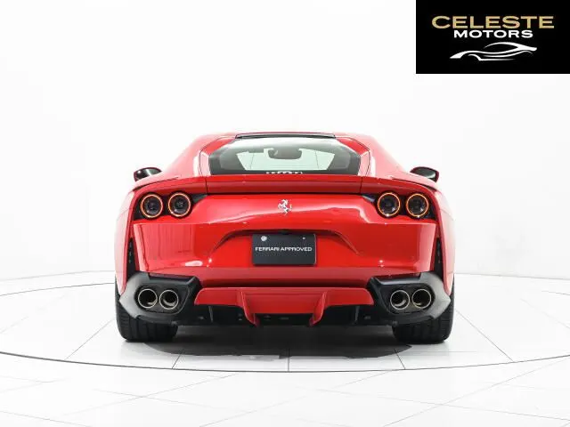 FERRARI 812 Superfast 2020 — photo 2 sur 8