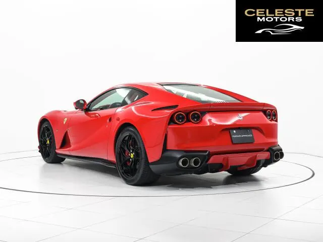FERRARI 812 Superfast 2020 — photo 3 sur 8