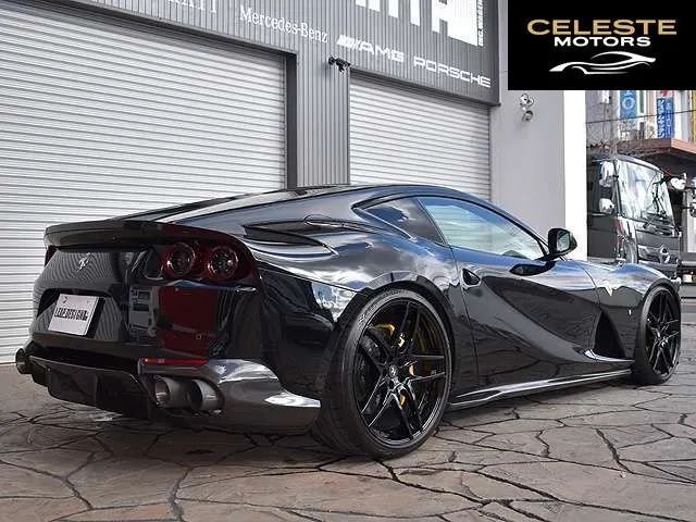 FERRARI 812 Superfast 2018 — photo 2 sur 8