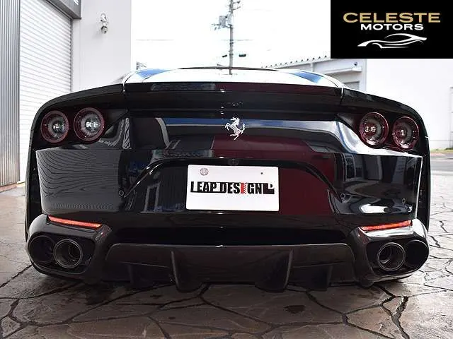 FERRARI 812 Superfast 2018 — photo 4 sur 8