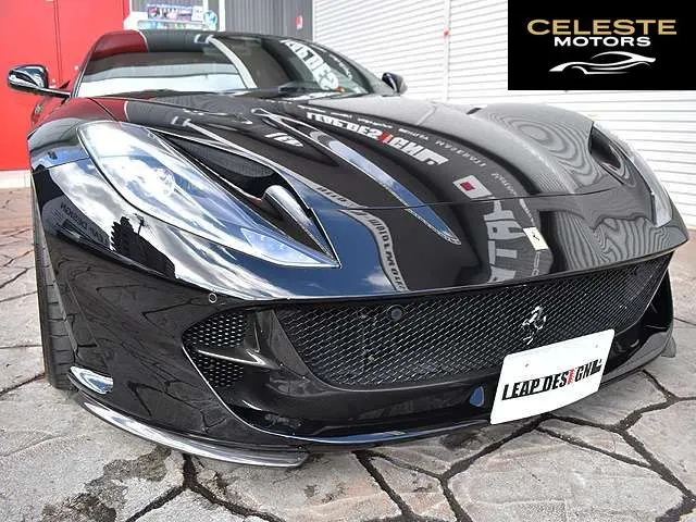 FERRARI 812 Superfast 2018 — photo 8 sur 8